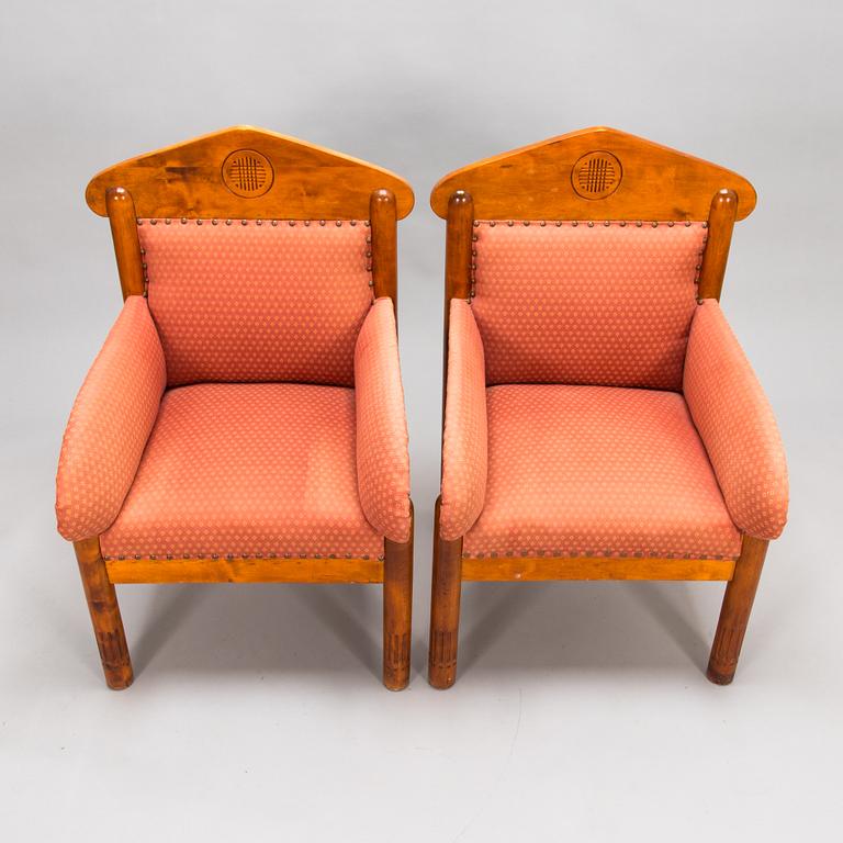 Kauno S. Kallio and Arvid Rundberg, a pair of 1902 armchairs.