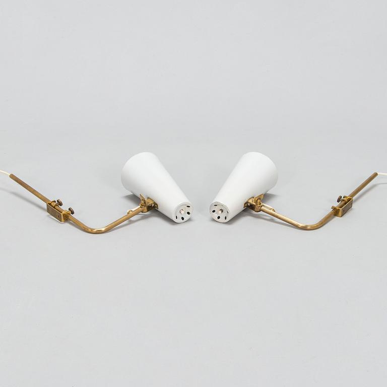 Paavo Tynell, a pair mid-20th century '9459' wall lights for Idman.