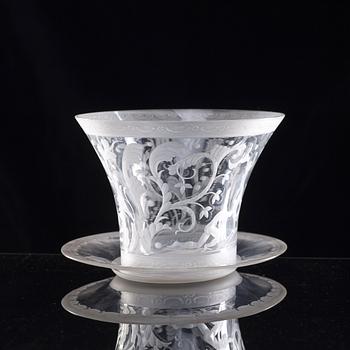 Simon Gate, an engraved bowl, Orrefors 1930. engraved by Arthur Diessner.