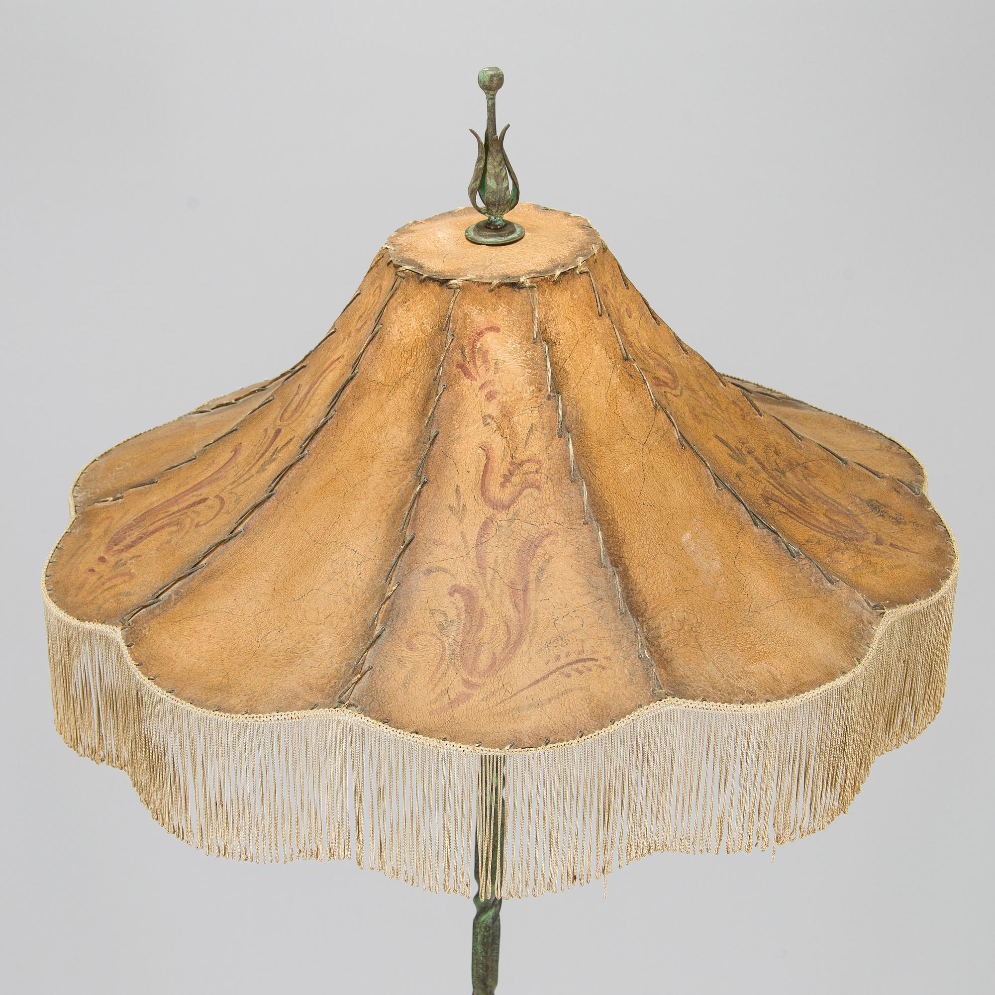 Lattiavalaisin, malli 811, Taidetakomo Hakkarainen, 1930-luku.