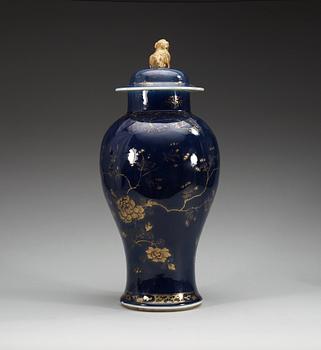 URNA med LOCK, porslin. Qing dynasty, Qianlong (1736-95).