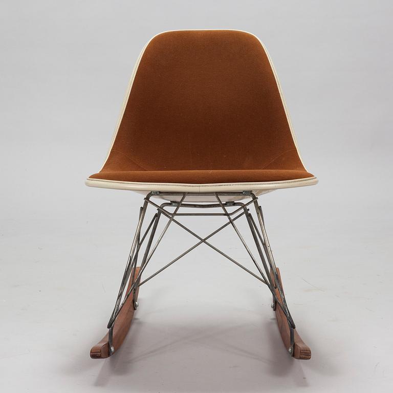 Charles & Ray Eames, keinutuoli, "RSR", Herman Miller, 1900-luvun myöhempi puolisko.