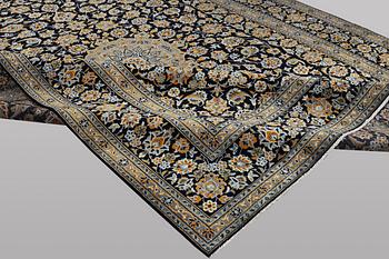 A carpet, Kashan, ca 405 x 302 cm.