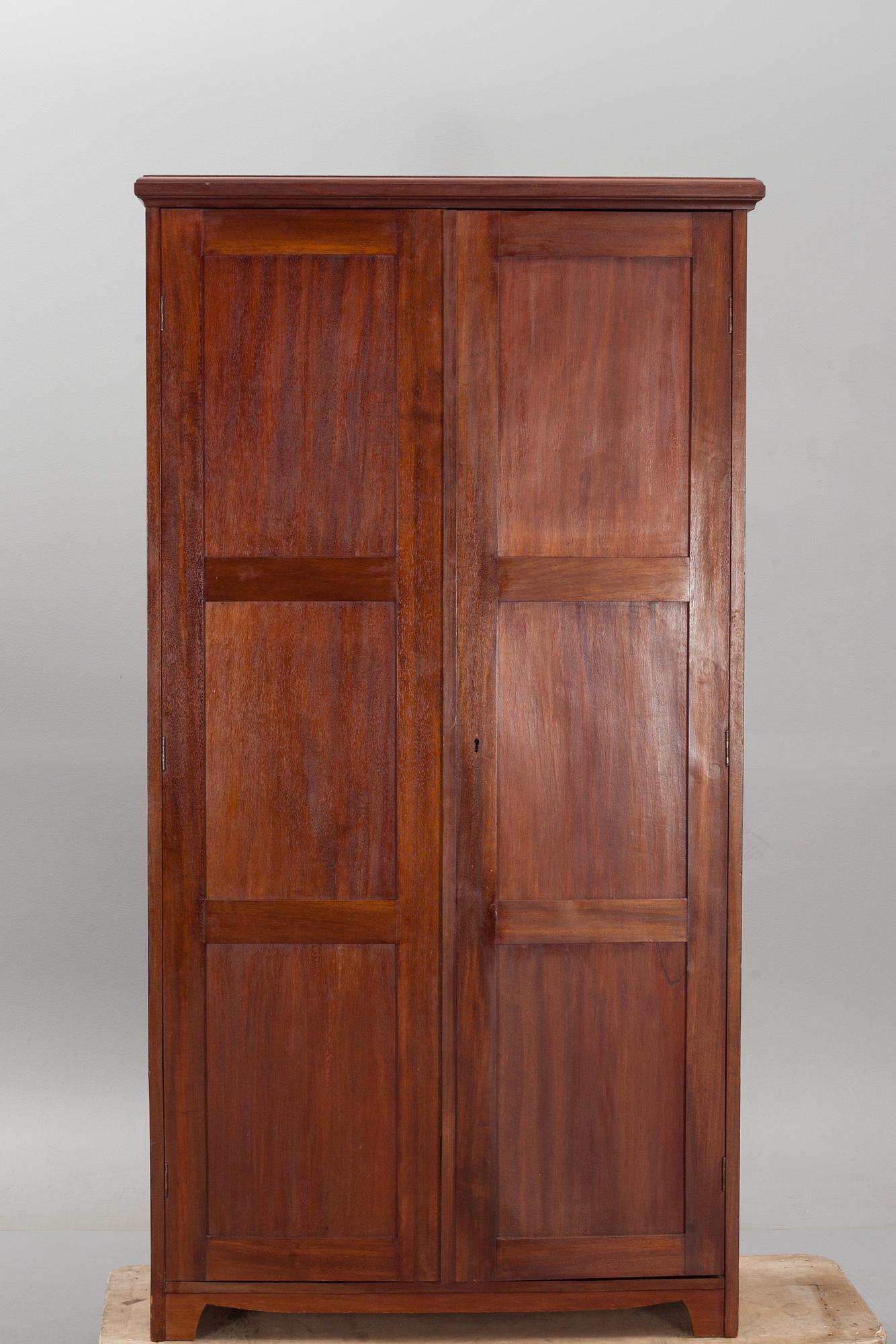 ARKIVSKÅP, 1900-talets första hälft.