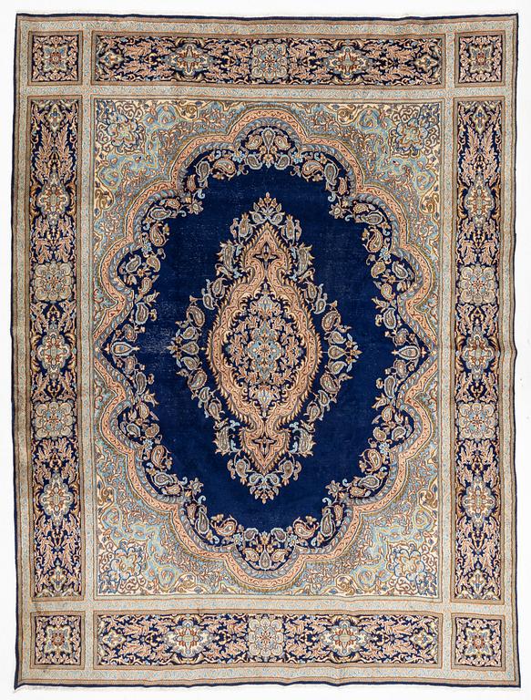 A Kerman carpet, circa 403 x 301 cm.