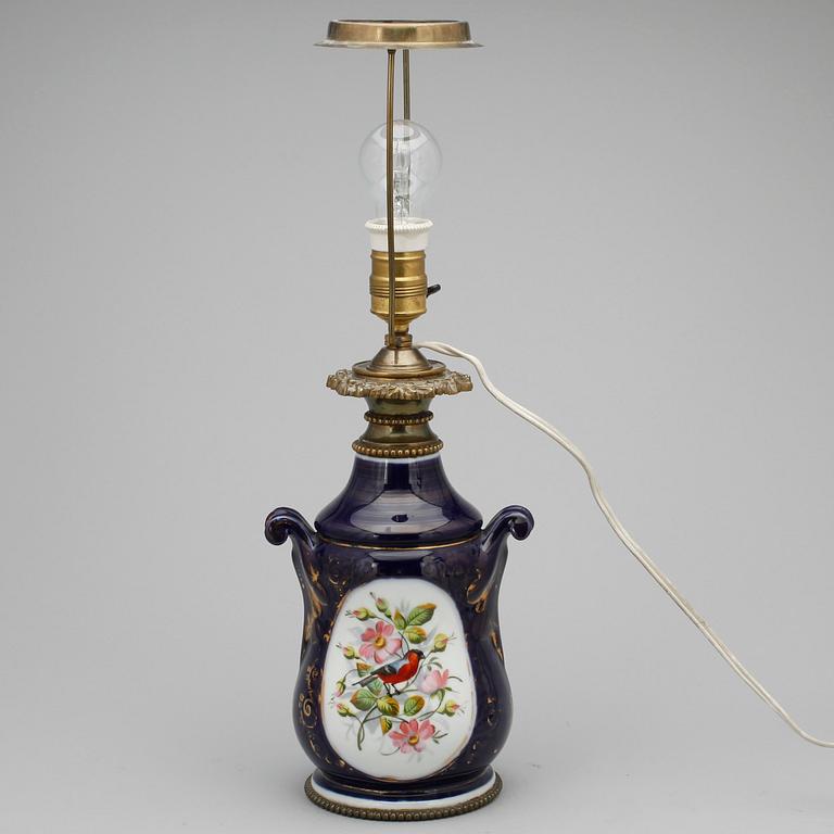 BORDSLAMPA, porslin, 1800-talets slut.