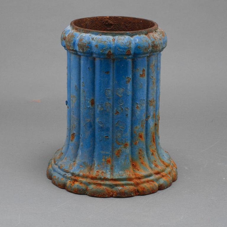 DEKORELEMENT, ett par, målat järn, 1900-tal.