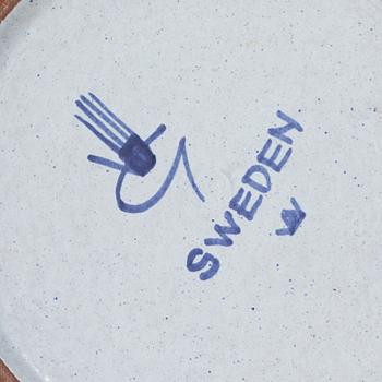 Stig Lindberg, vaser, 3 st, ljusstakar, 2 st och burk med lock, fajans, Gustavsbergs studio.