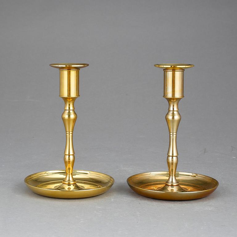 LJUSSTAKAR, ett par, mässing Skultuna.