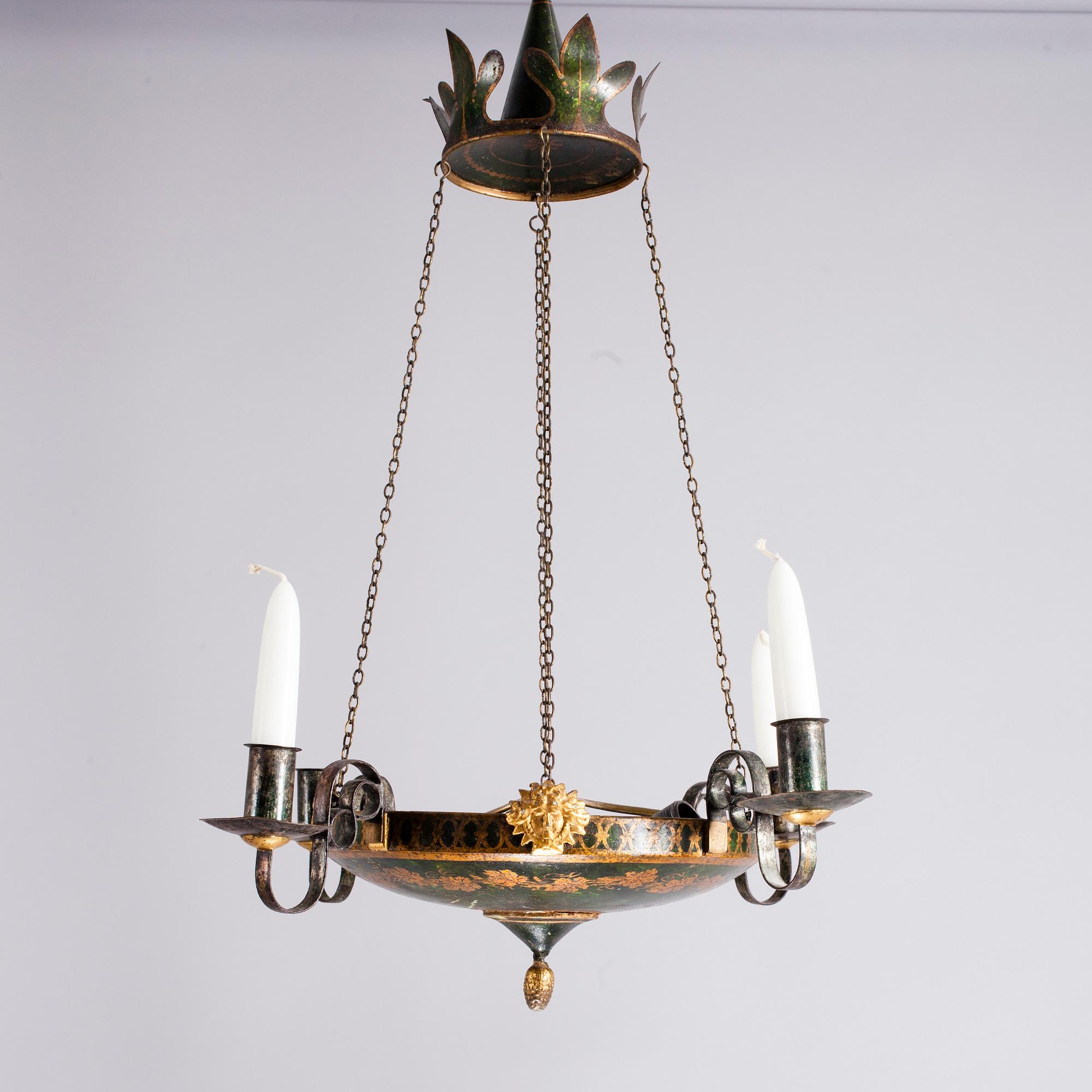 AMPEL, empire, 1800-talets första hälft. Höjd ca 65 cm.