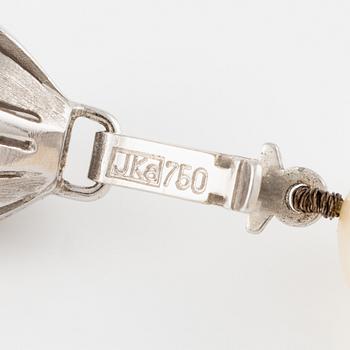 Pärlcollier, med odlade pärlor, lås 18K vitguld.