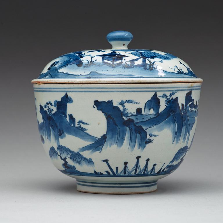 A Japanese tureen with cover, circa 1800.