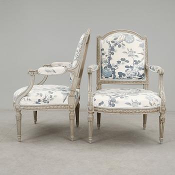 KARMSTOLAR, ett par, Louis XVI-stil, sent 1800-tal.