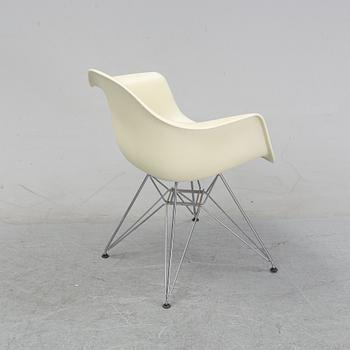 Charles and Ray Eames, a chair model 'Eames plastic chair - DAR', Vitra, 2005.