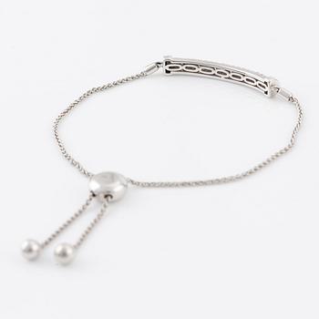 Bracelet, 14K white gold with brilliant-cut diamonds.