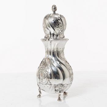 Sockerruska, silver, rokokostil, Danmark omkring år 1900.