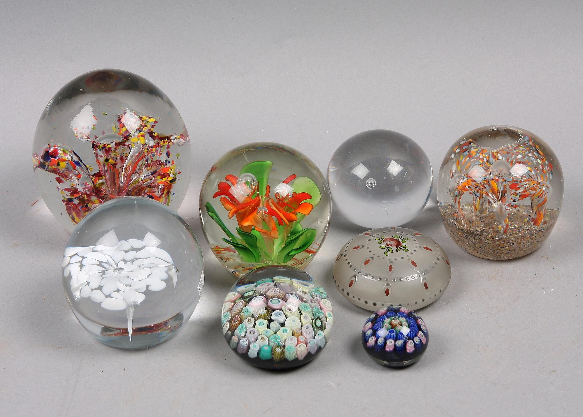 BREVPRESSAR, 8 st, glas, troligen Italien, 1900-tal.