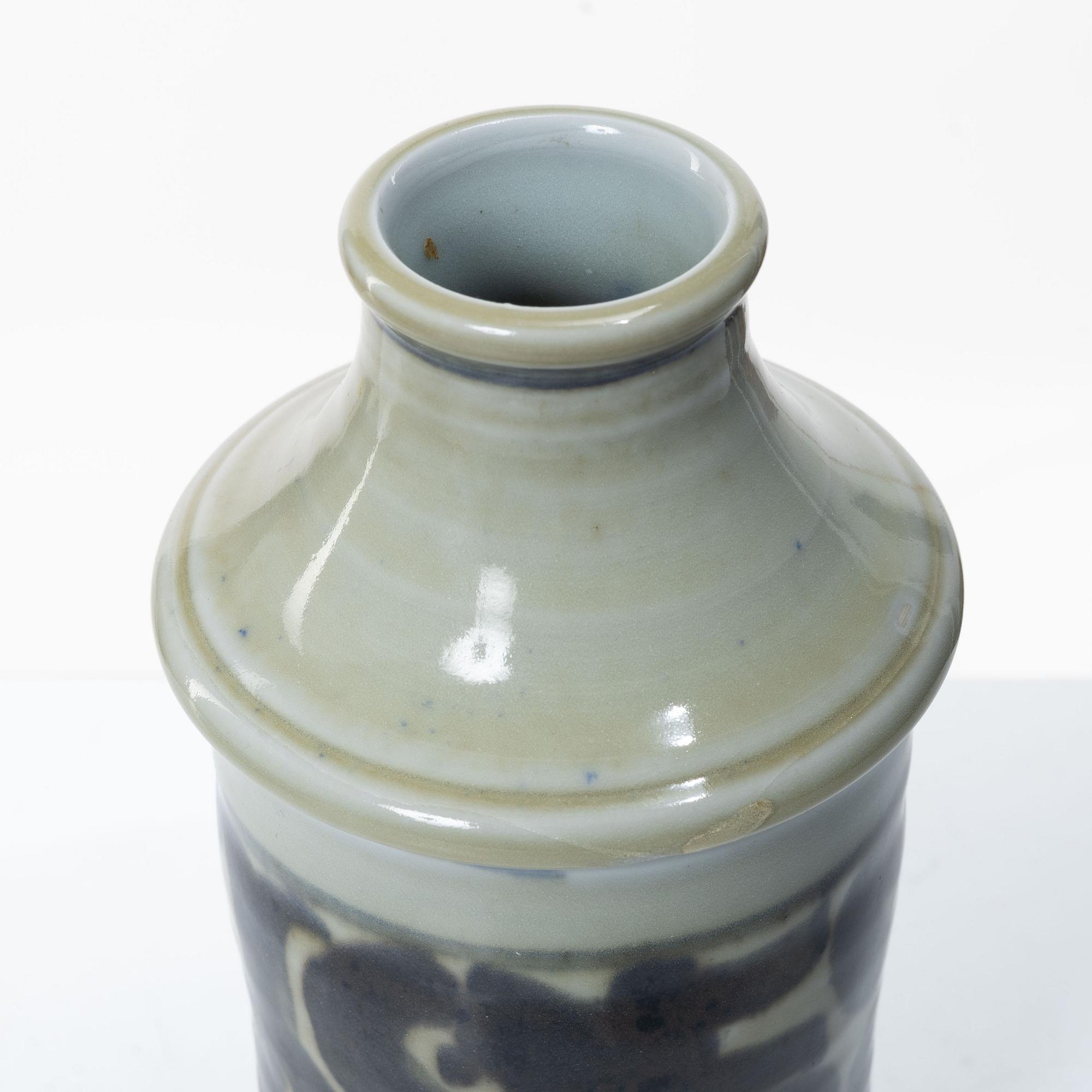 Lisa Larson, A stoneware bowl dish and a vase, Gustavsberg.