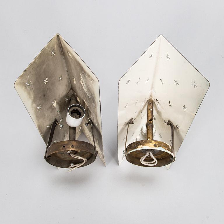 Paavo Tynell, A pair of mid-20th century '10330' wall lamps for Taito, Finland. mid-20th century.