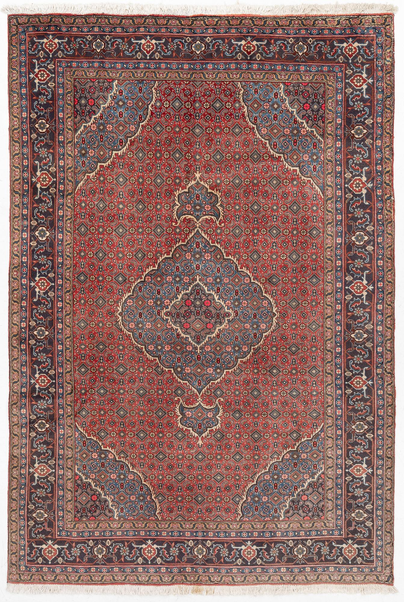An Ardabil carpet approx. 295 x 200 cm.