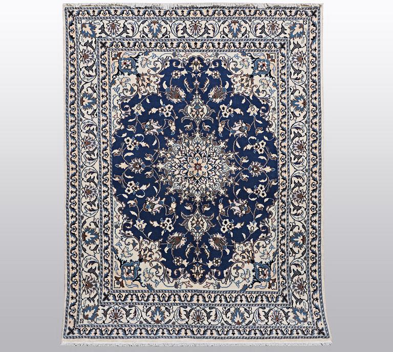 Matta, Nain, part silk, 9 LAA, ca 203 x 147 cm.