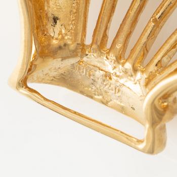 Brooch 18K gold set with round brilliant-cut diamonds as well as emeralds, sapphires, and rubies.