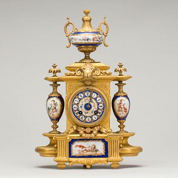 BORDSPENDYL, Louis XVI-stil, sent 1800-tal.