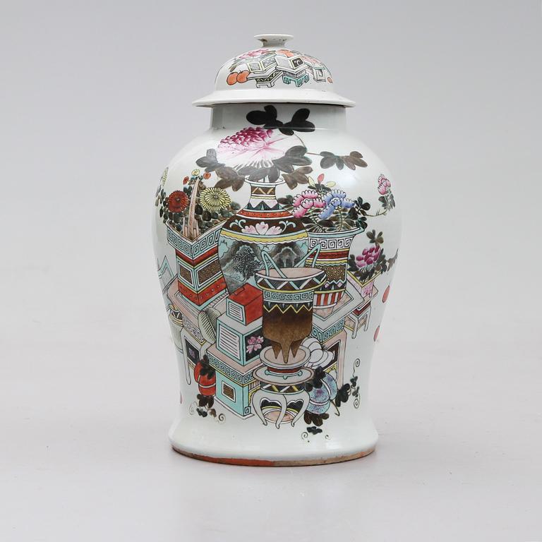 LOCKURNA, porslin, Kina, 1800-/1900-tal.