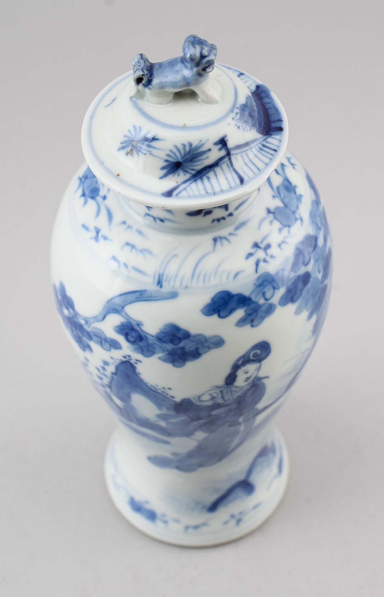 LOCKURNA, porslin, Kina, sent 1800-tal.