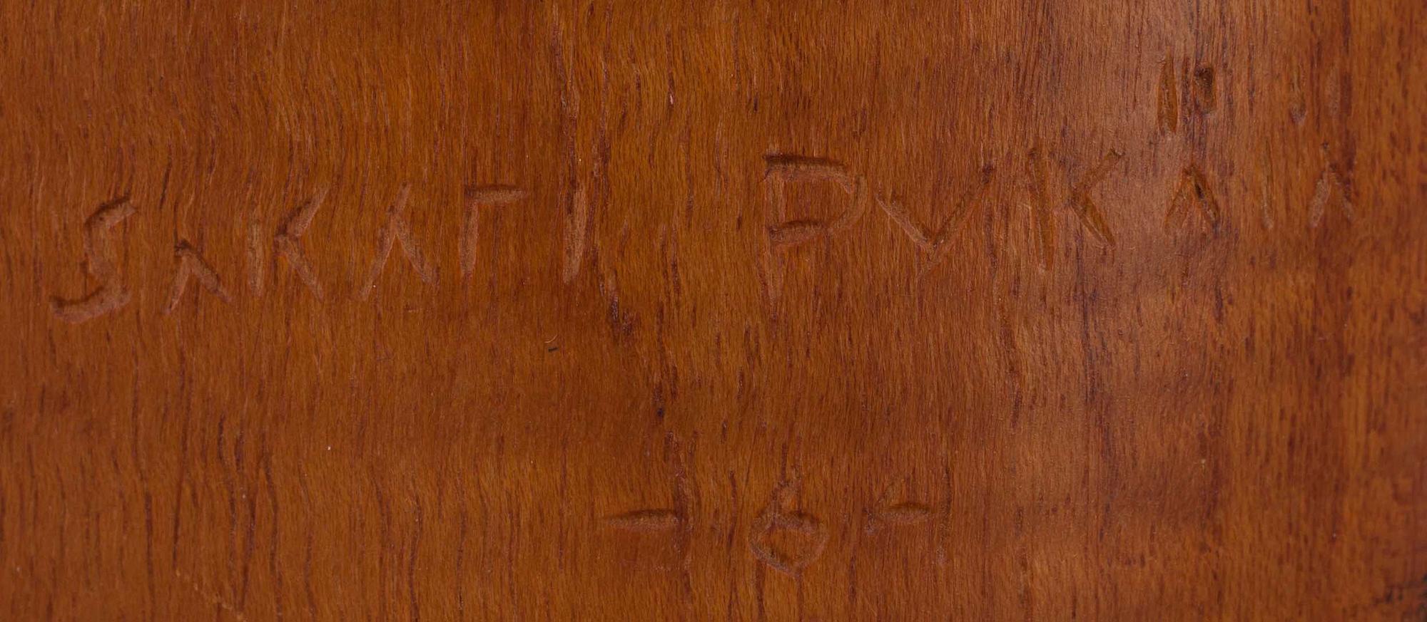 SAKARI PYKÄLÄ, träskulptur, sign. o dat. -64.