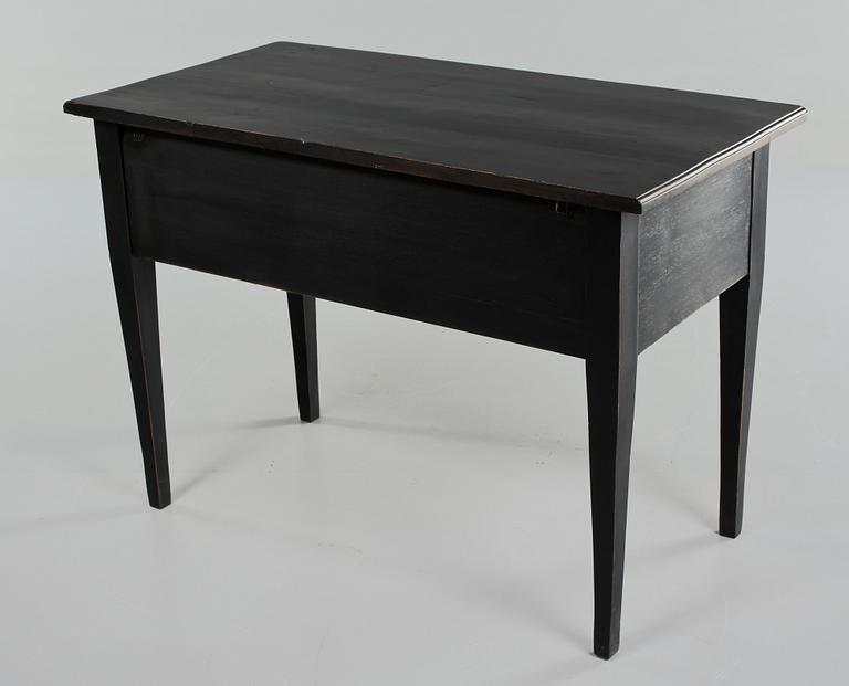 SKRIVBORD, sengustaviansk stil, 1900-talets första hälft.