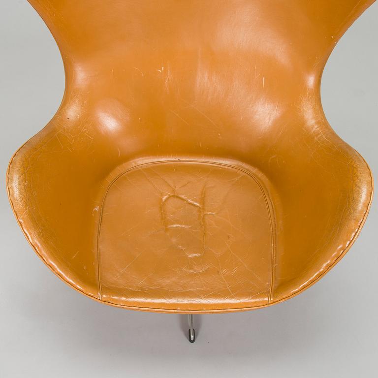 Arne Jacobsen, nojatuoli, "Egg", Fritz Hansen, Tanska, 1960/70-luku.