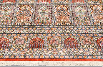Matta, silke Kashmir, ca 434 x 307 cm.