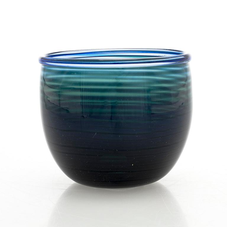 Oiva Toikka, A glass bowl signed O. Toikka Nuutajärvi Nokia Cables.