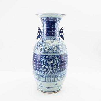 Floor vase, China late 19th century.