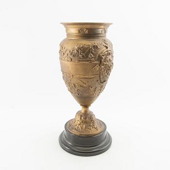 Urn Renaissance style early 20th century.