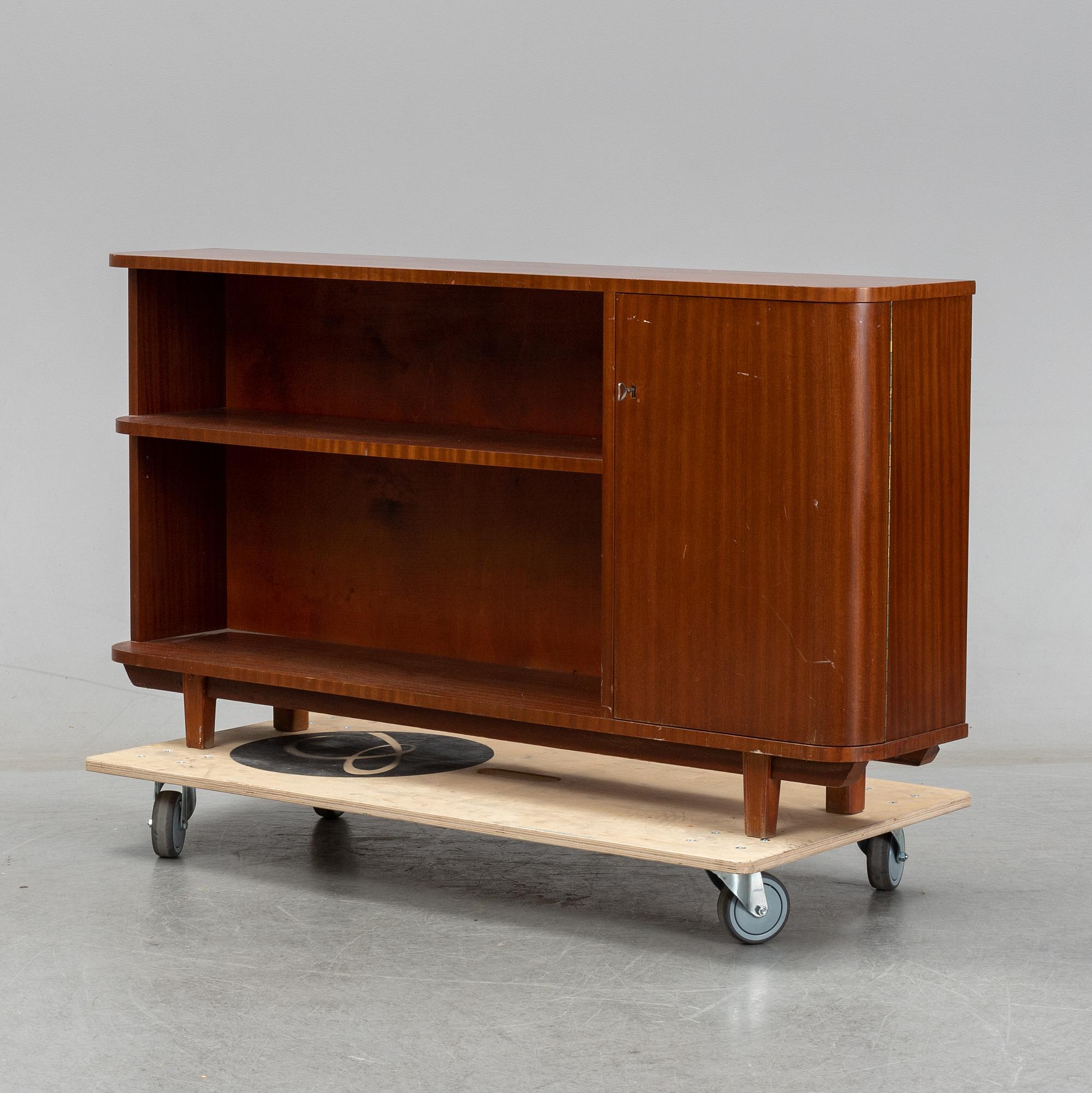 A mahogany veneered bookcase, 1940's/50's.