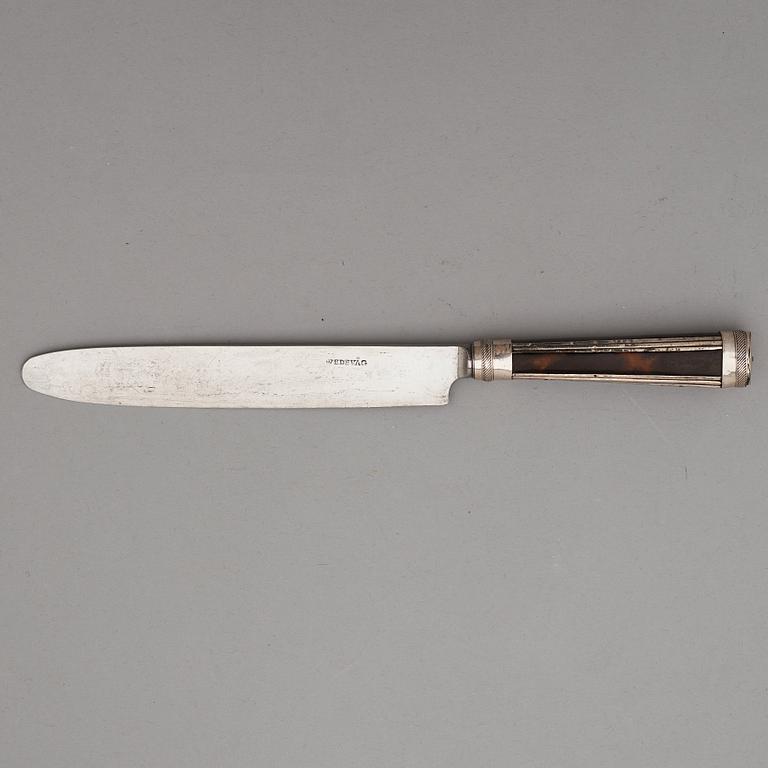 Matknivar, 12 st, sköldpadd och silver, Sverige omkring 1800.