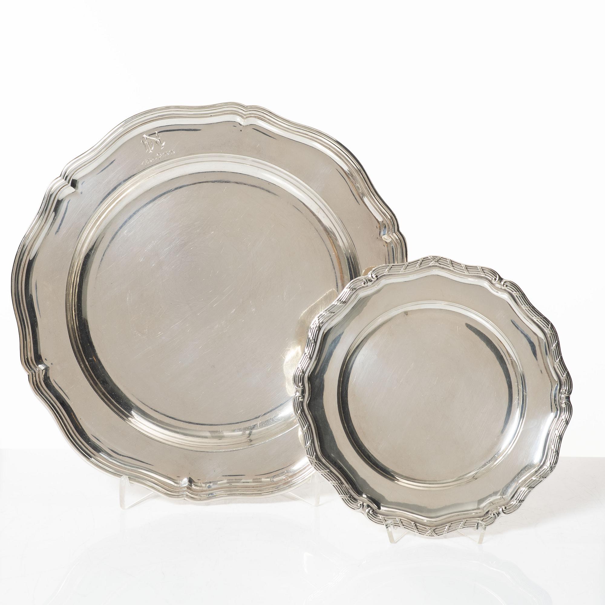 Fat, 2 st, silver, rokokostil, bl.a. Silvervarufabriken F D Erlandsson, Kristianstad 1926.