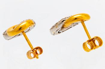 Earrings 18K gold and whitegold and gold brilliant-cut diamonds approx 0,50 ct W/SI.