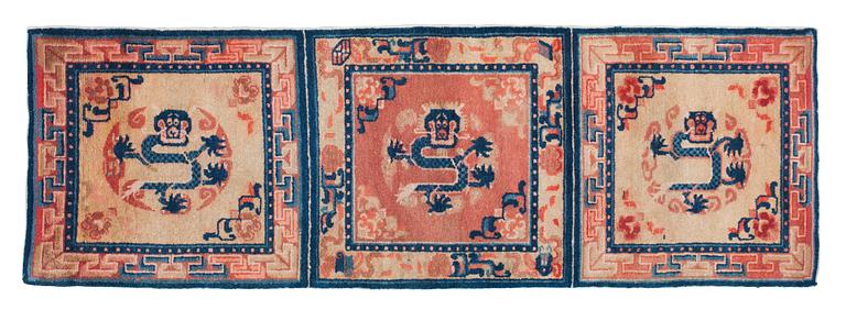 MEDITATION RUG. Semi-antique Baotou. 181 x 61,5 cm. China.