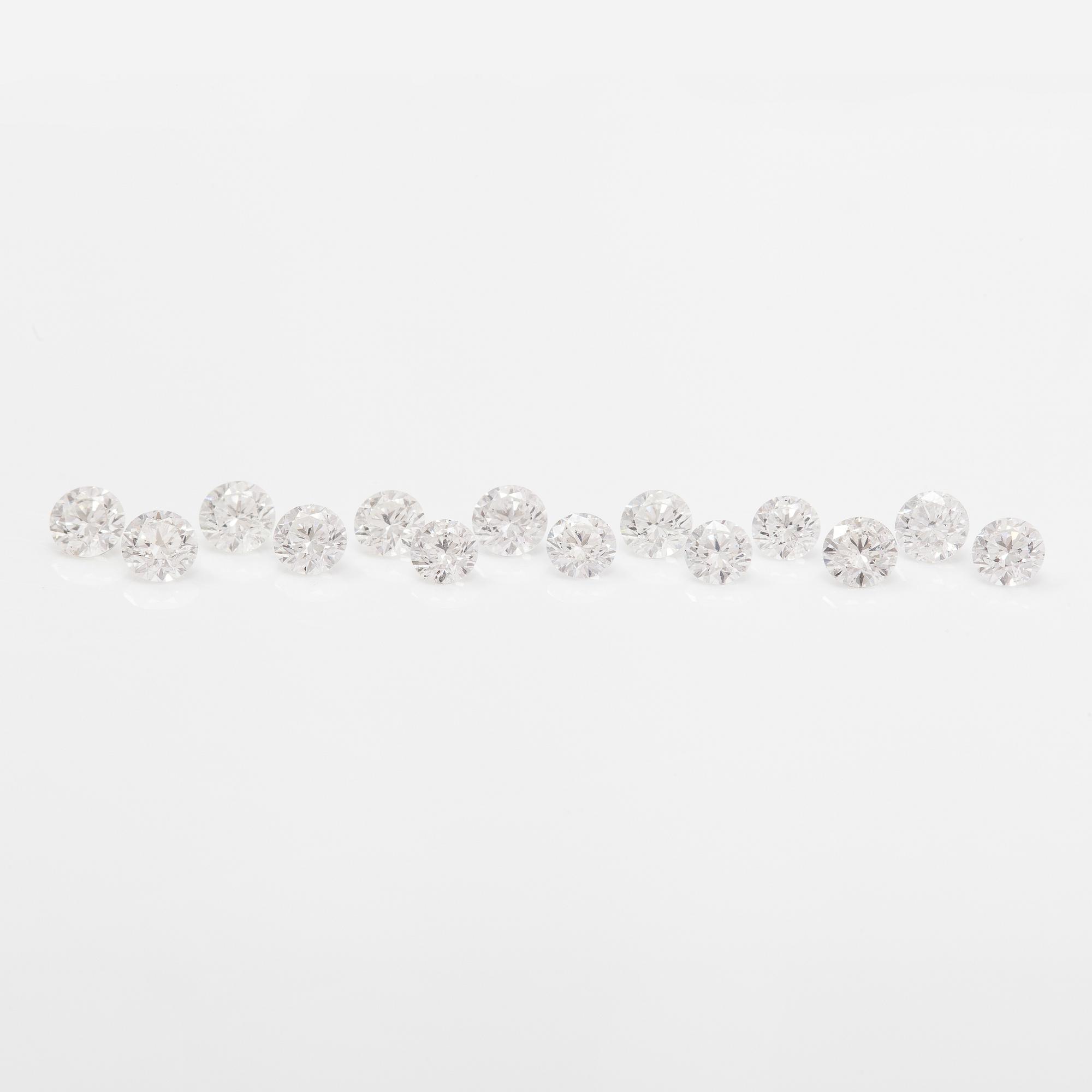 Brilliant-cut diamonds, 14 pcs, ca. 1.70 ct in total.