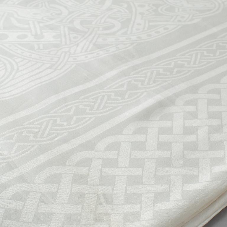 Tablecloths, 3 pcs., linen damask, one "Draken" ca 352 x 181 cm, one 361 x 176,5 cm, one ca 439 x 212,5 cm.