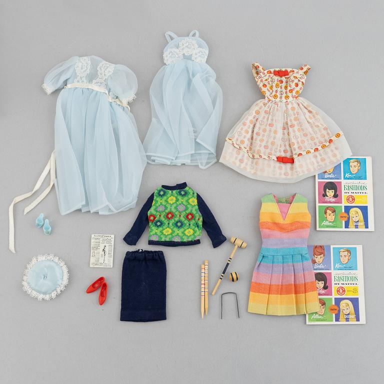 Kläduppsättningar, Barbie, 4 st, bl a "Barbie Sleeping Pretty, 1636" & "Barbie Fun and Games, 1619", Mattel, 1960-tal.