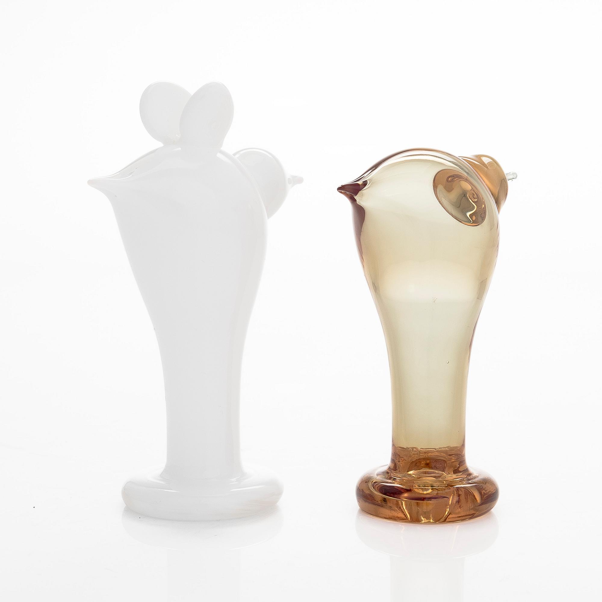 Oiva Toikka, glasfåglar, "Ursula" och "Waldemar", signerade O. Toikka Nuutajärvi .