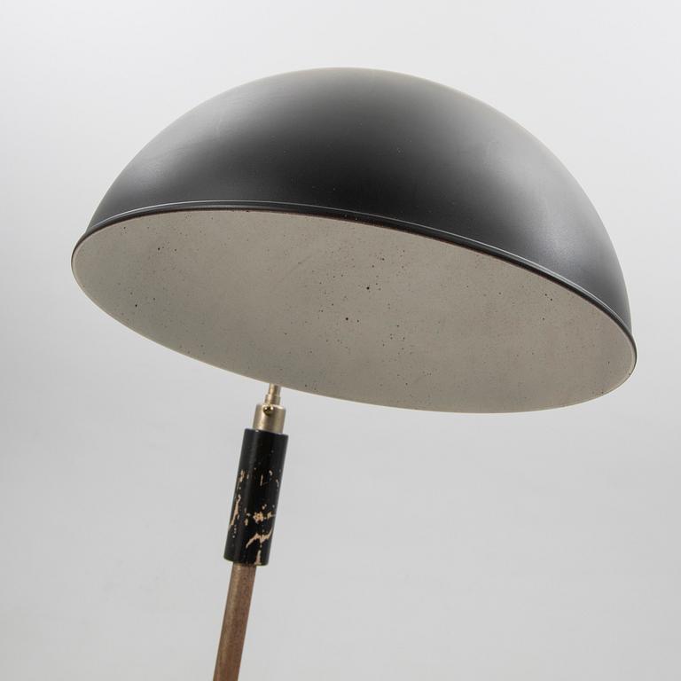 Golvlampa, 1900-talets mitt.