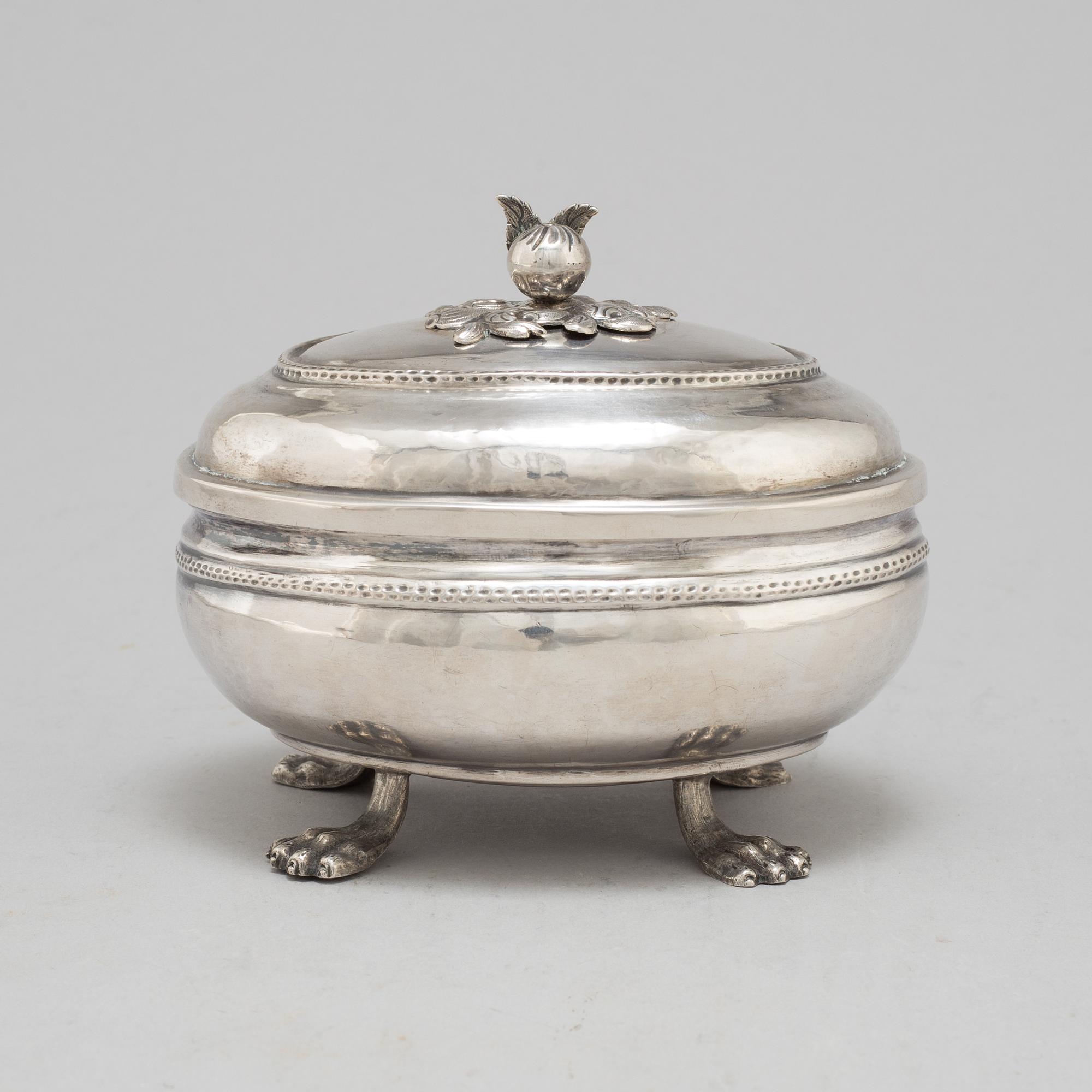 JN WOLLENBERG, a silver sugar-box, Nuremberg 1780-83.