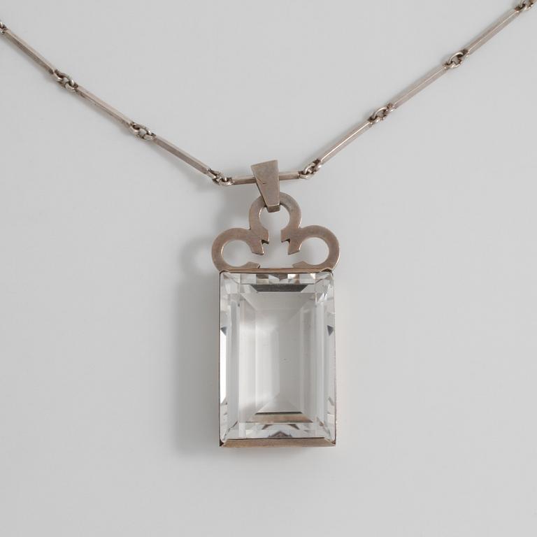 ATELJÉ STIGBERT, Stockholm, 1944, a facet cut rock crystal pendant.