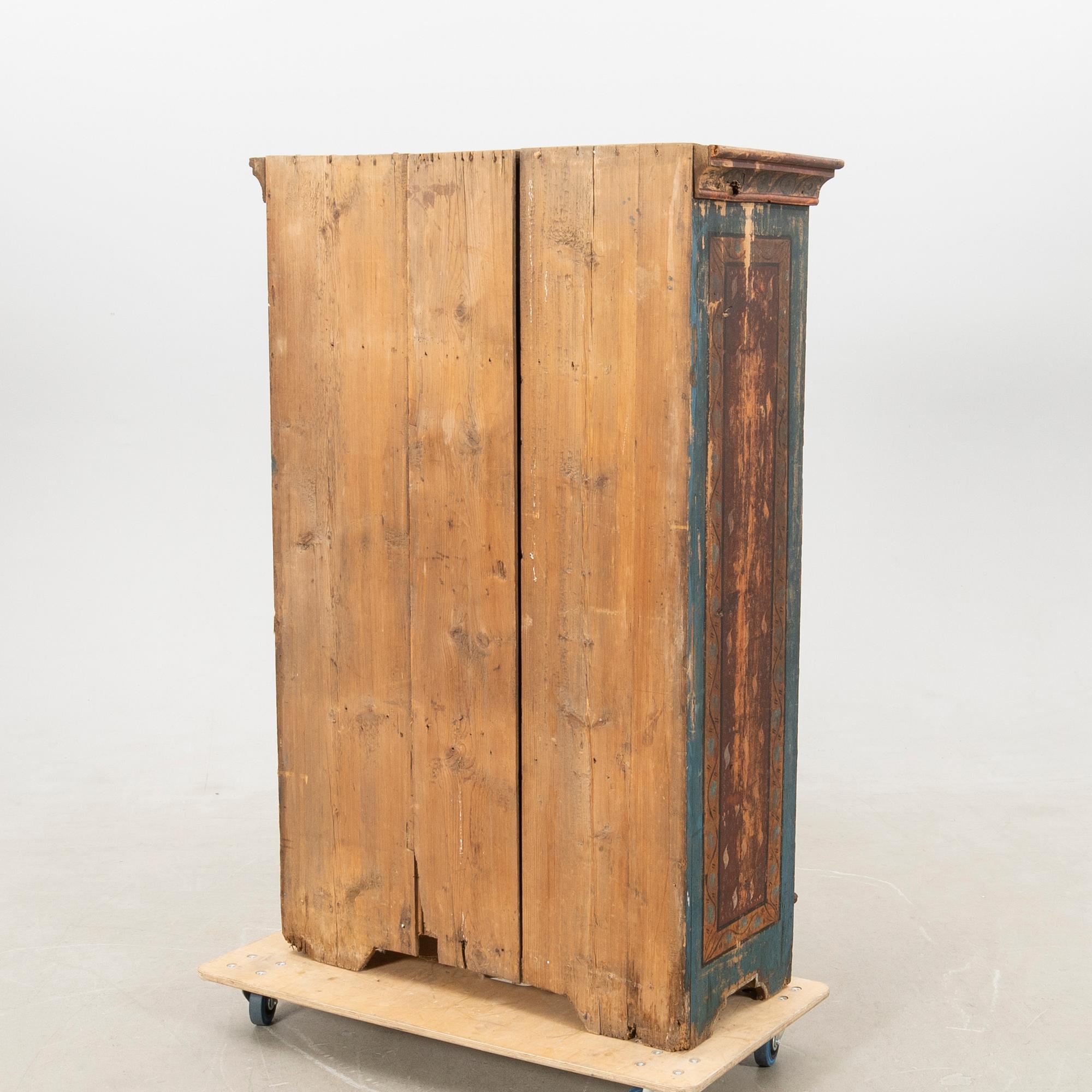 Skåp Transylvanien daterat 1844.