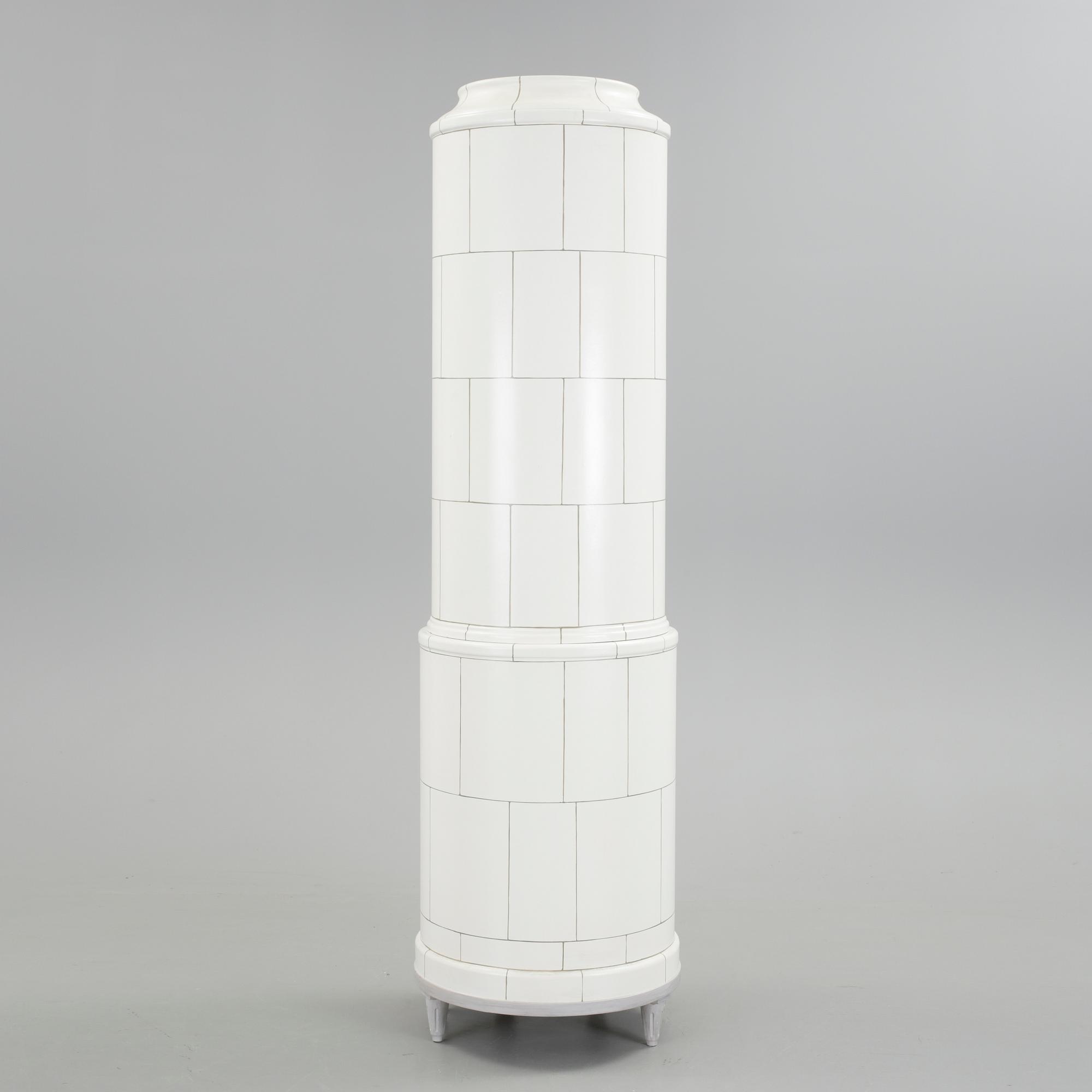 KAKELUGNSSKÅP, bemålat trä, 1900-talets andra hälft.